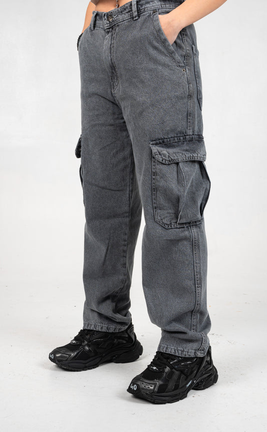 The washed denim cargo pants