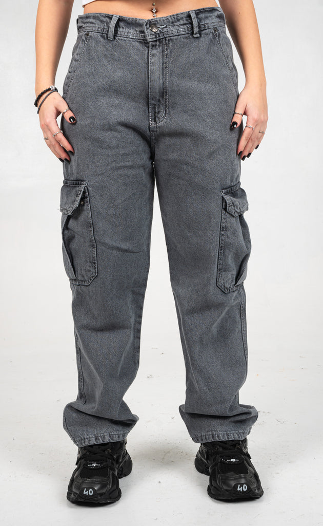 The washed denim cargo pants